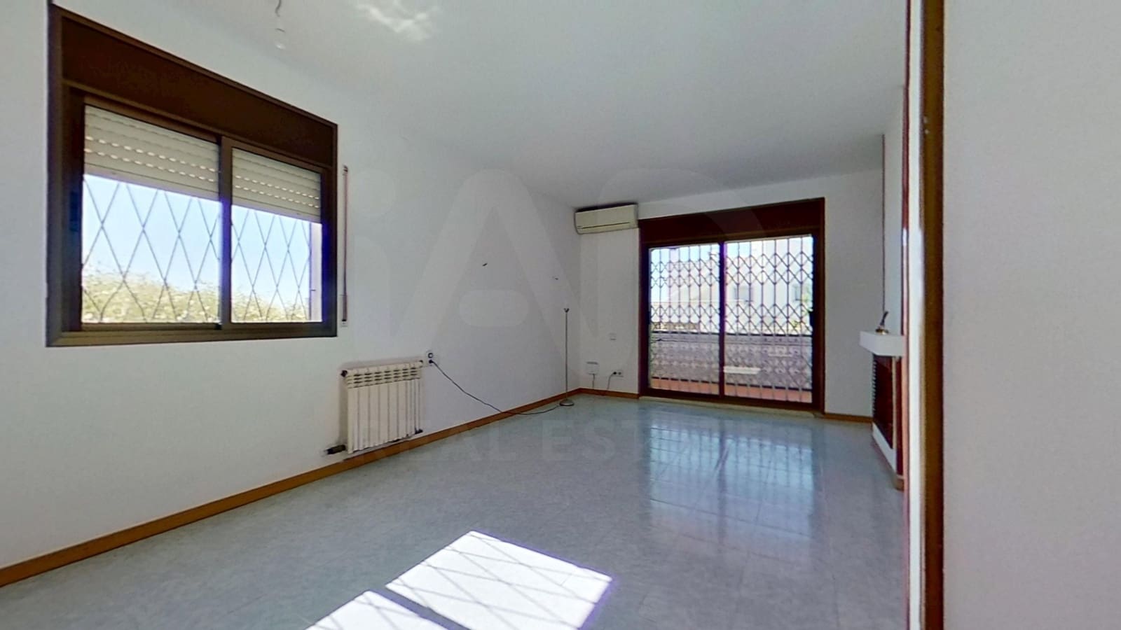 3 bedroom Terraced Villa for sale in Torredembarra with garage - € 230,000 (Ref: 10150520)