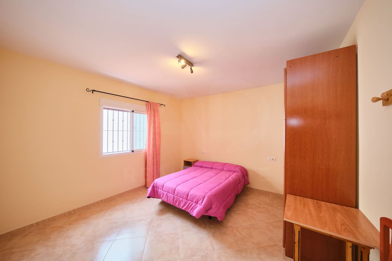 5 bedroom Townhouse for sale in Illora - € 140,000 (Ref: 10150589)