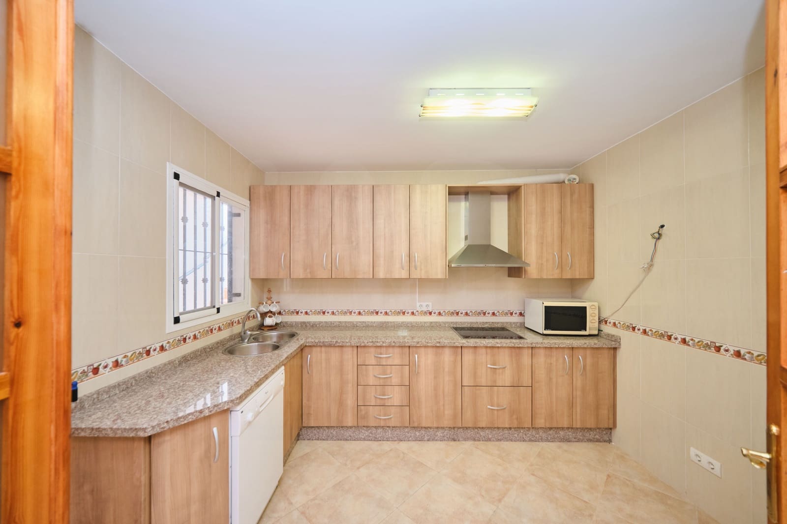5 bedroom Townhouse for sale in Illora - € 140,000 (Ref: 10150589)