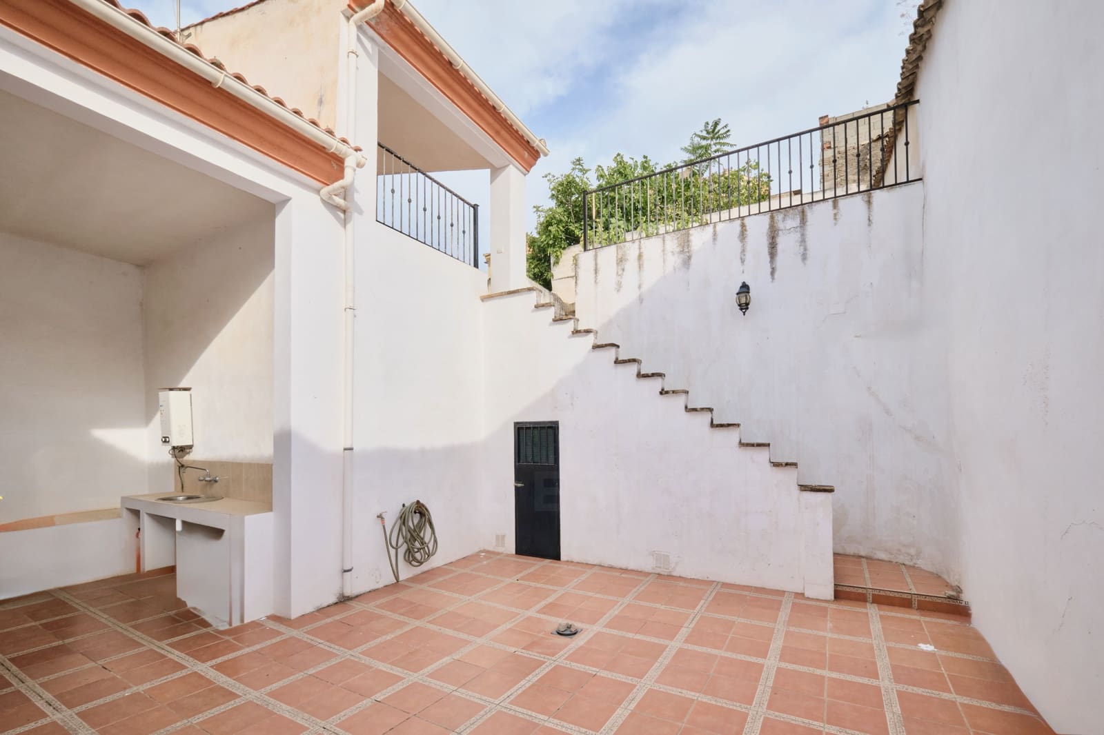 5 bedroom Townhouse for sale in Illora - € 140,000 (Ref: 10150589)