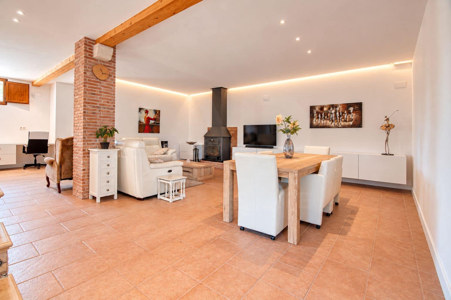 Villa for sale in Albatera with pool garage - € 565,000 (Ref: 10151440)