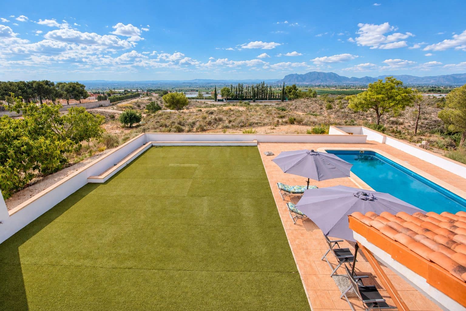 Villa for sale in Albatera with pool garage - € 565,000 (Ref: 10151440)