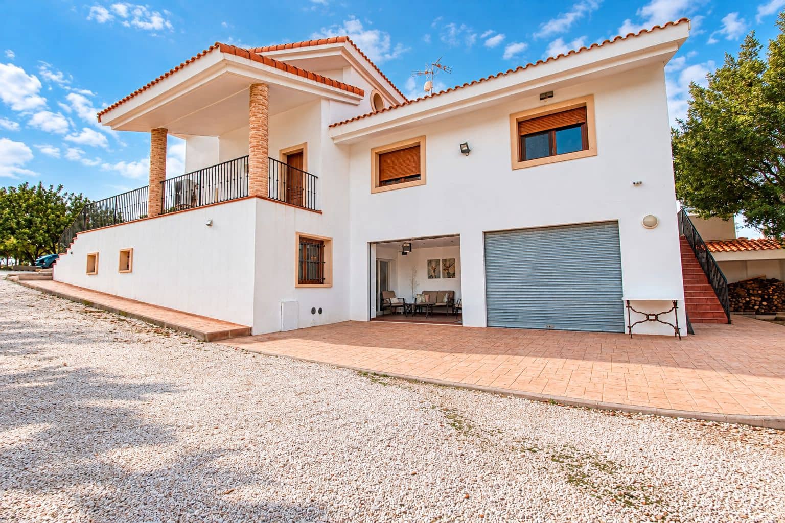 Villa for sale in Albatera with pool garage - € 565,000 (Ref: 10151440)