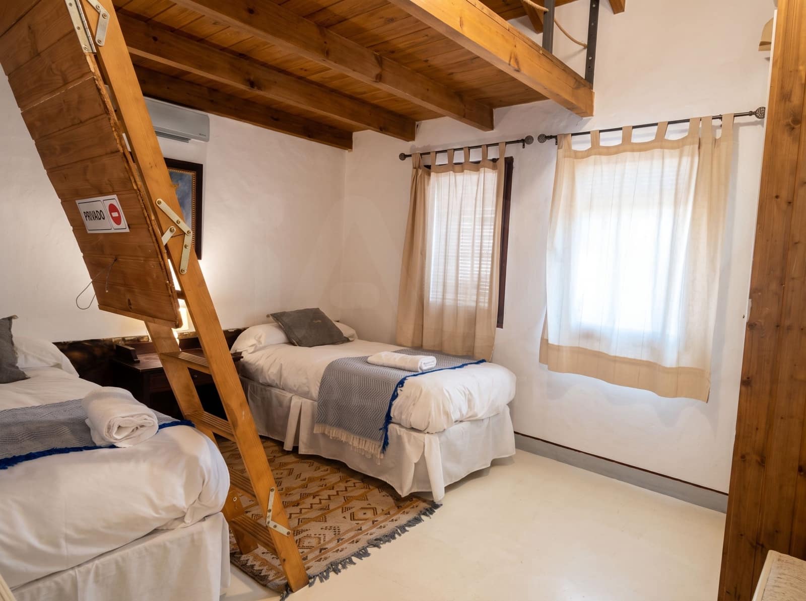 7 bedroom Townhouse for sale in Corteconcepcion - € 425,000 (Ref: 10153157)