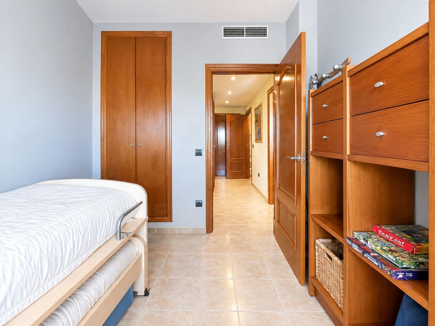 2 bedroom Apartment for sale in Sant Carles de la Rapita with pool garage - € 255,000 (Ref: 10153158)