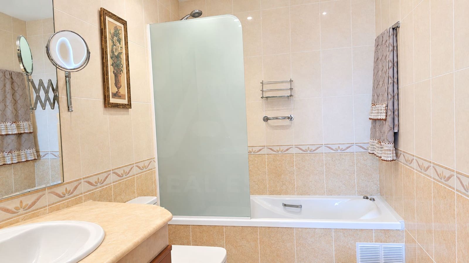 2 bedroom Apartment for sale in Sant Carles de la Rapita with pool garage - € 255,000 (Ref: 10153158)