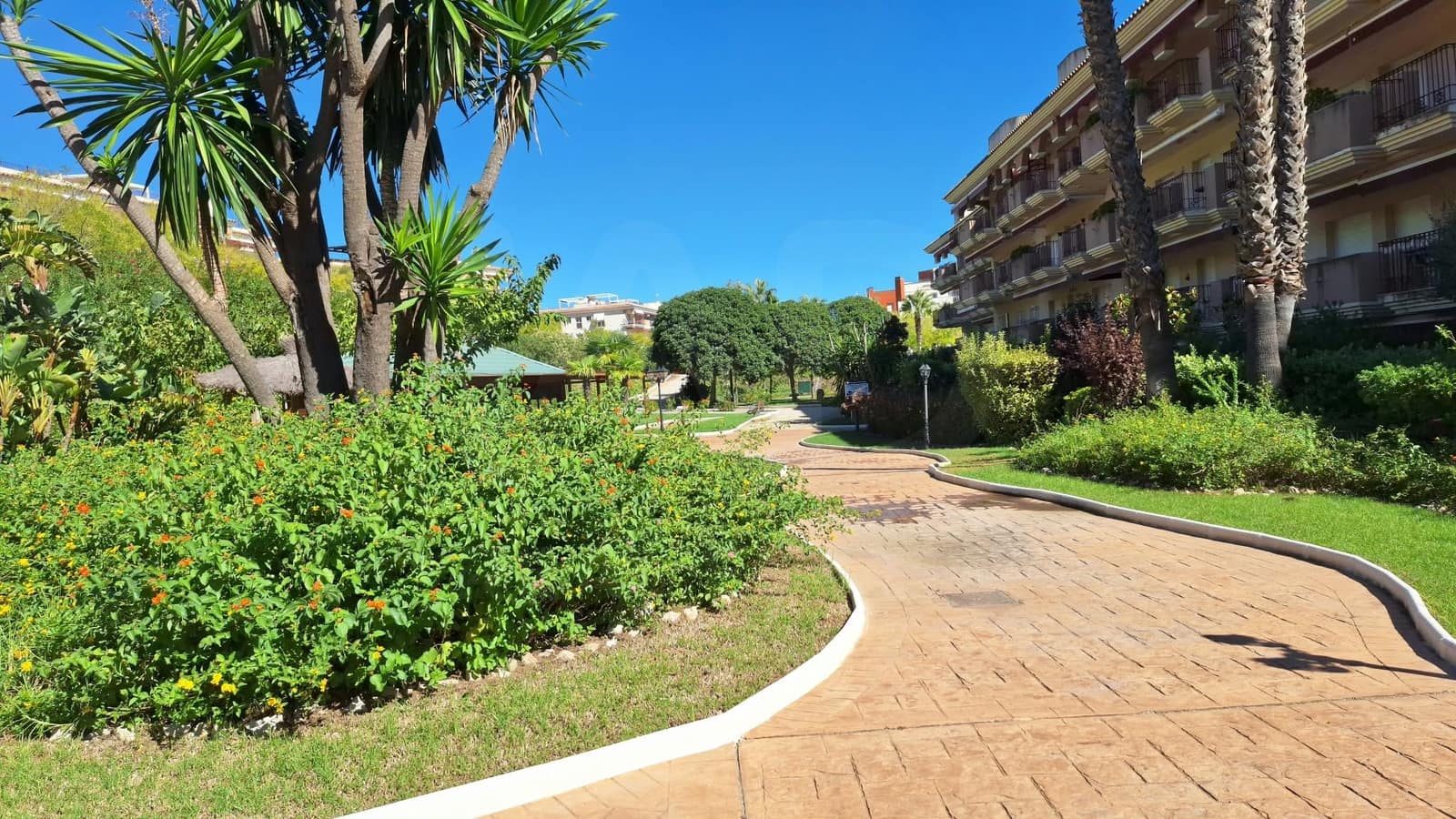 2 bedroom Apartment for sale in Sant Carles de la Rapita with pool garage - € 255,000 (Ref: 10153158)