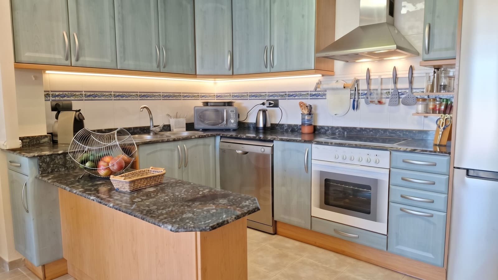 2 bedroom Apartment for sale in Sant Carles de la Rapita with pool garage - € 255,000 (Ref: 10153158)