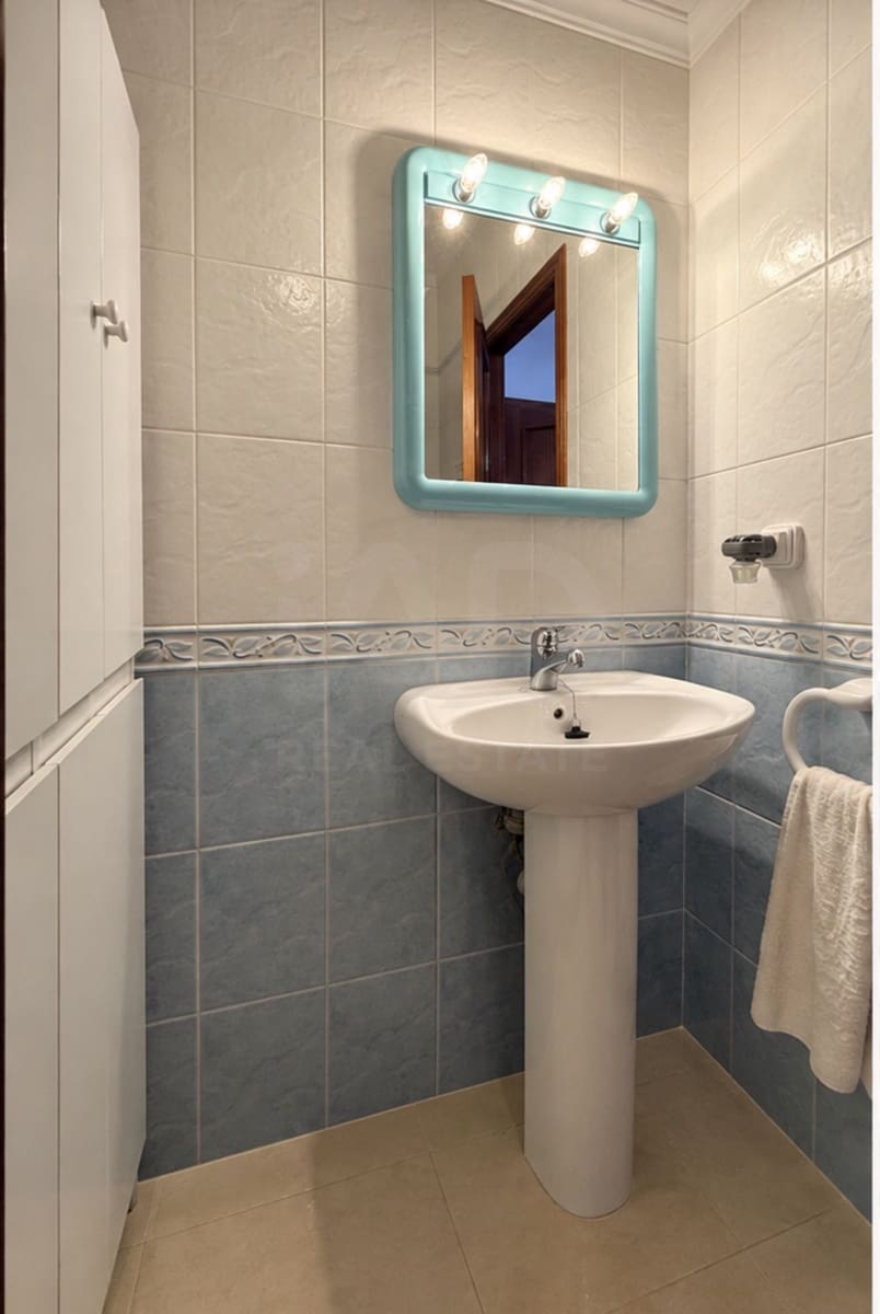 4 bedroom Apartment for sale in Lepe - € 140,000 (Ref: 10153251)