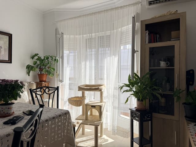 4 makuuhuone Huoneisto myytävänä paikassa Lepe - 140 000 € (Ref: 10153251)