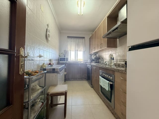 4 makuuhuone Huoneisto myytävänä paikassa Lepe - 140 000 € (Ref: 10153251)