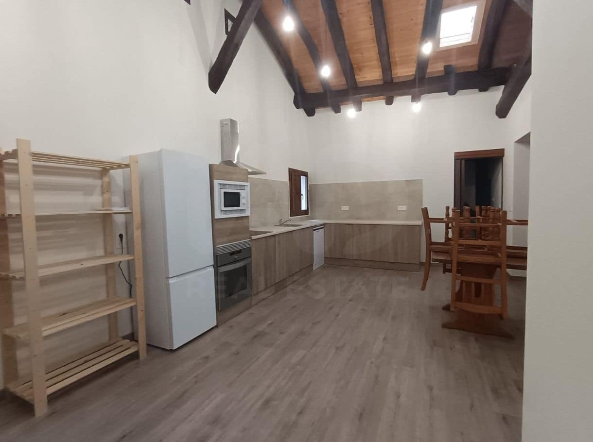 6 bedroom Apartment for sale in Segura - € 220,000 (Ref: 10153253)