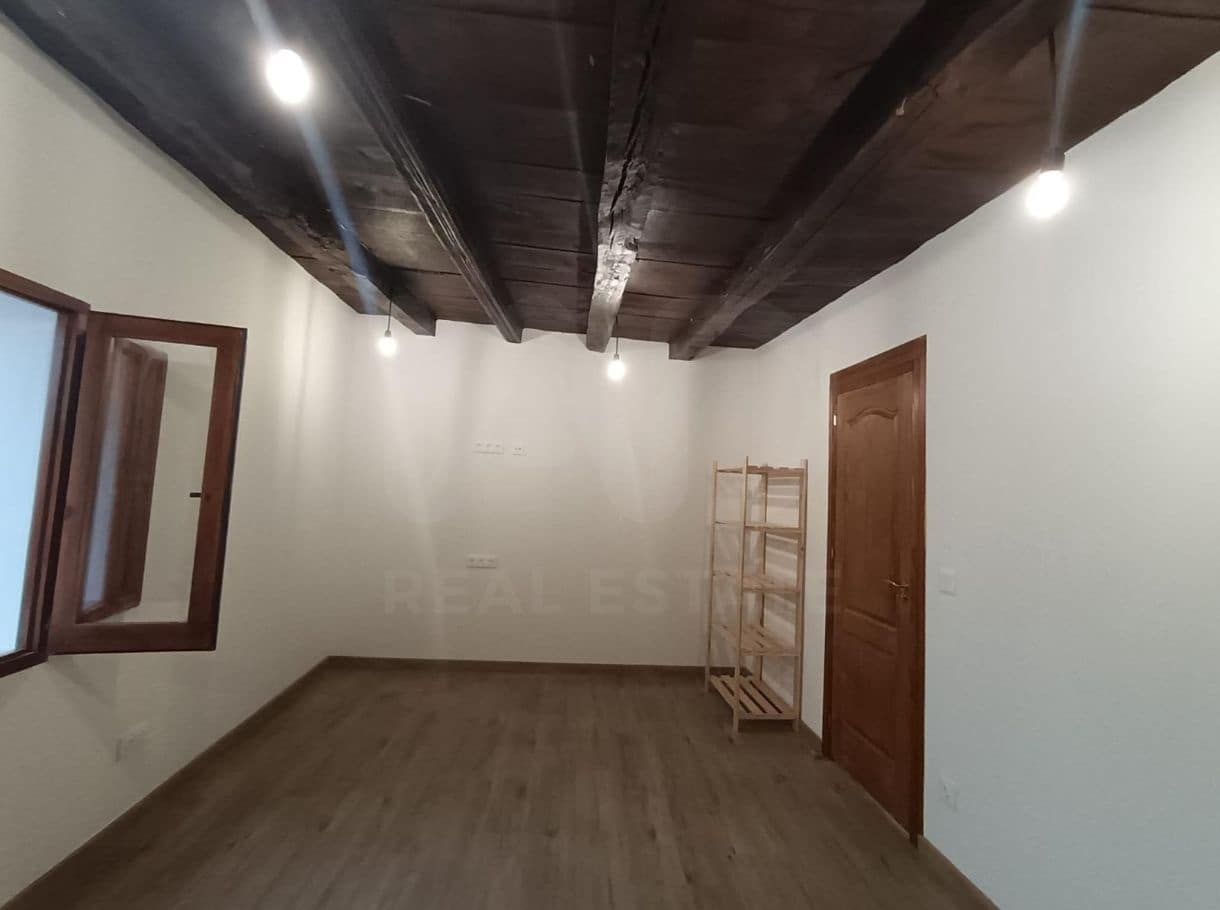 6 bedroom Apartment for sale in Segura - € 220,000 (Ref: 10153253)