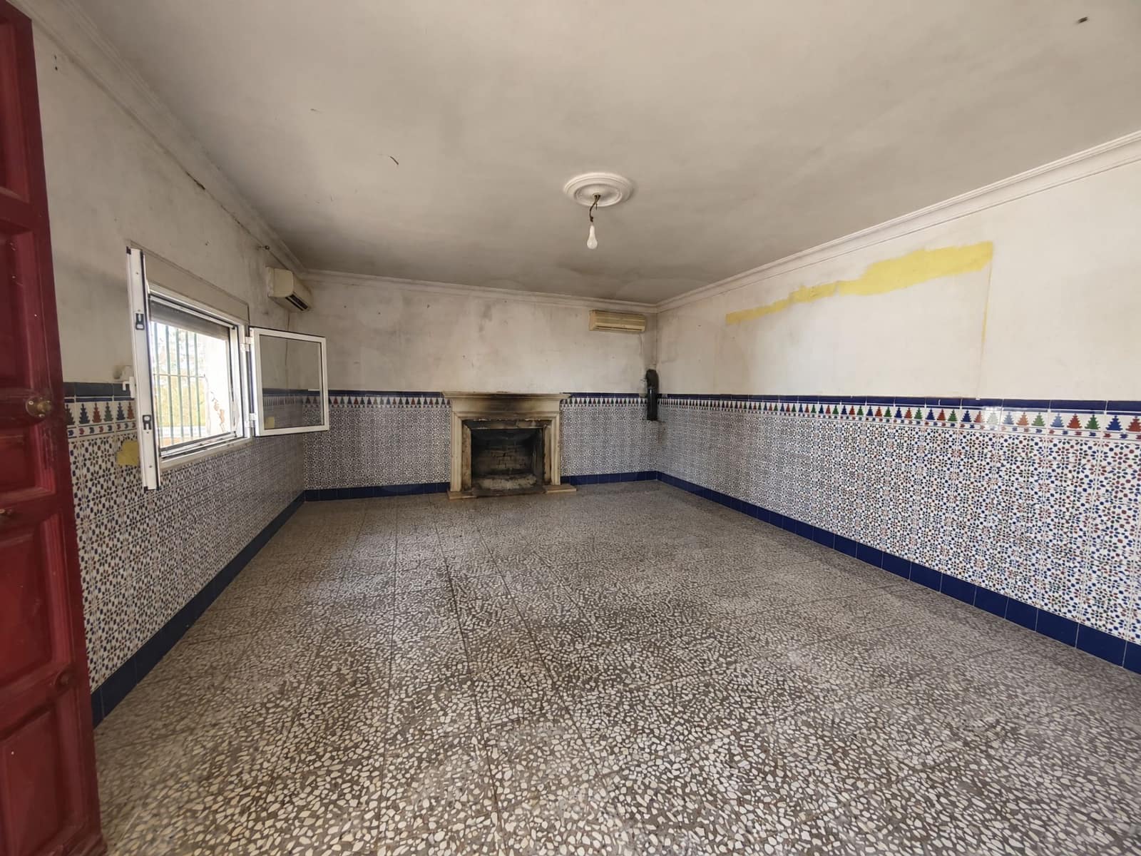 Finca/Country House for sale in Gibraleon with pool - € 149,900 (Ref: 10153258)