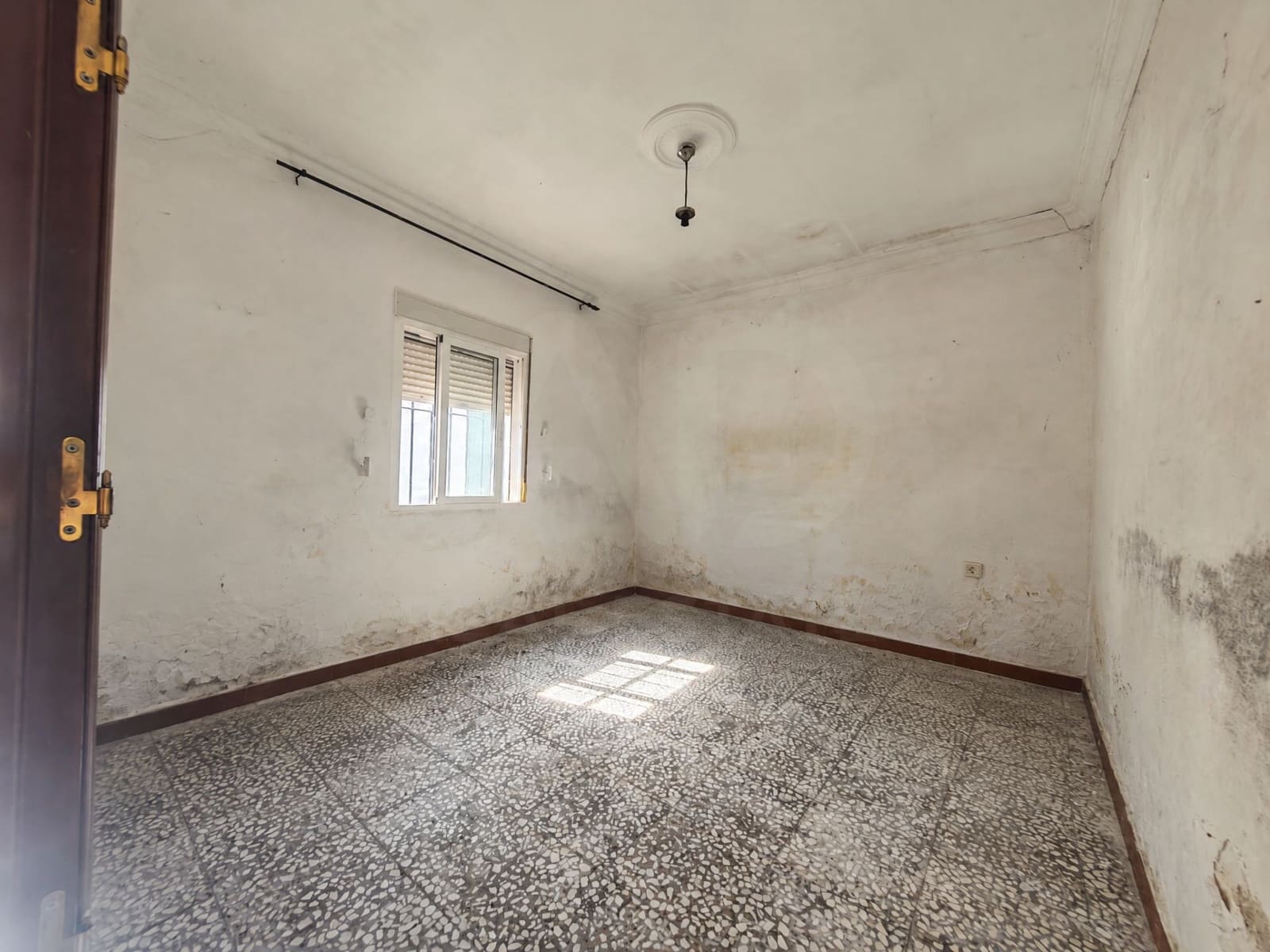 Finca/Country House for sale in Gibraleon with pool - € 149,900 (Ref: 10153258)