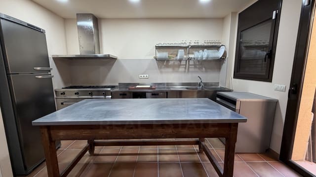 3 makuuhuone Huvila vuokrattavana paikassa Ivars de Noguera - 1 300 € (Ref: 10153259)