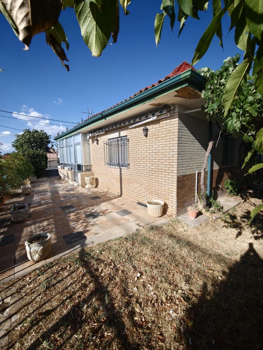 3 bedroom Townhouse for sale in Matanza with garage - € 99,000 (Ref: 10154244)