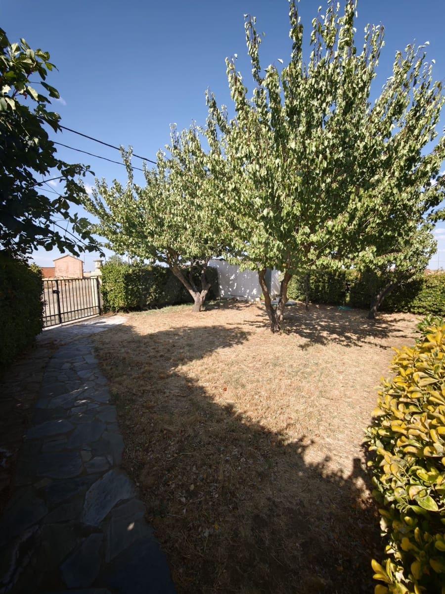 3 bedroom Townhouse for sale in Matanza with garage - € 99,000 (Ref: 10154244)