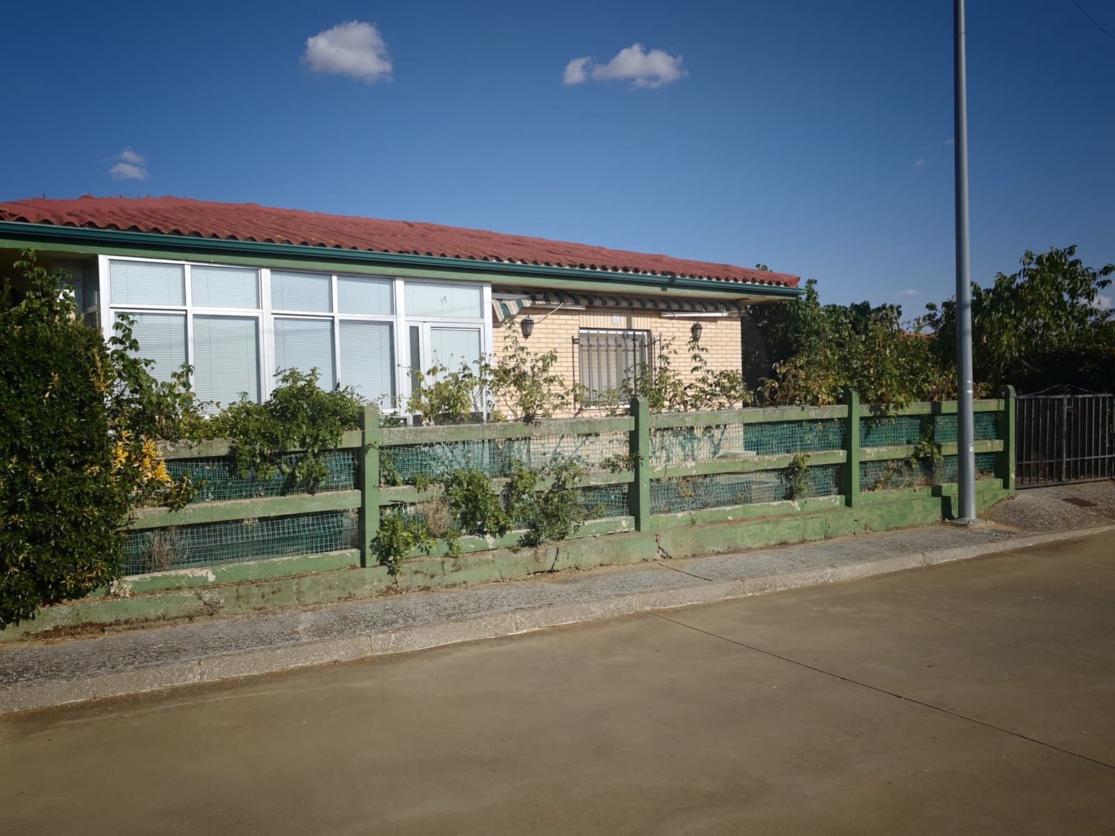 3 bedroom Townhouse for sale in Matanza with garage - € 99,000 (Ref: 10154244)