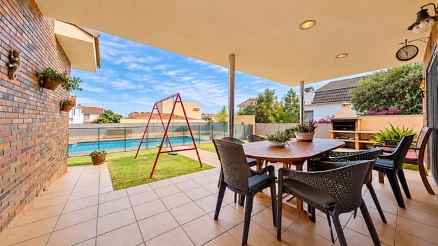 4 camera da letto Casa in vendita in El Vendrell con piscina garage - 563.000 € (Rif: 10154245)
