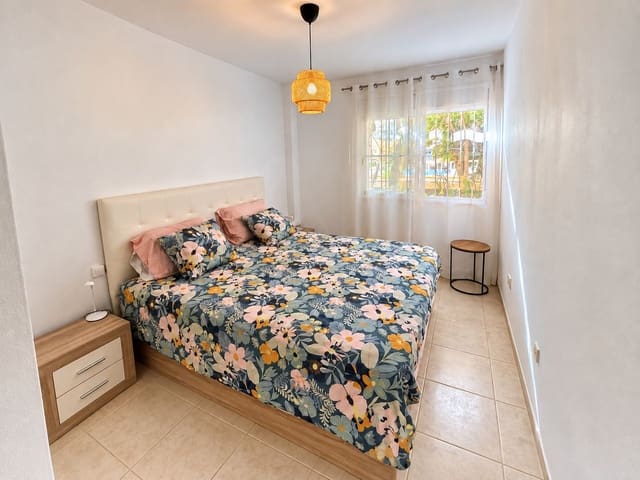 2 makuuhuone Huoneisto myytävänä paikassa Playa San Juan, Guía de Isora mukana uima-altaan 
autotalli - 368 000 € (Ref: 10154246)