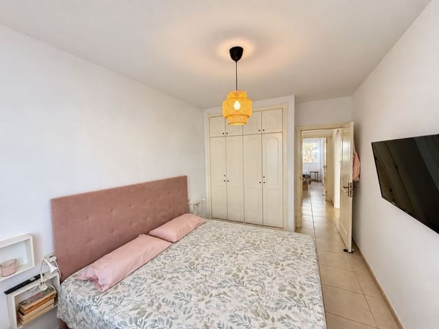 2 makuuhuone Huoneisto myytävänä paikassa Playa San Juan, Guía de Isora mukana uima-altaan 
autotalli - 368 000 € (Ref: 10154246)