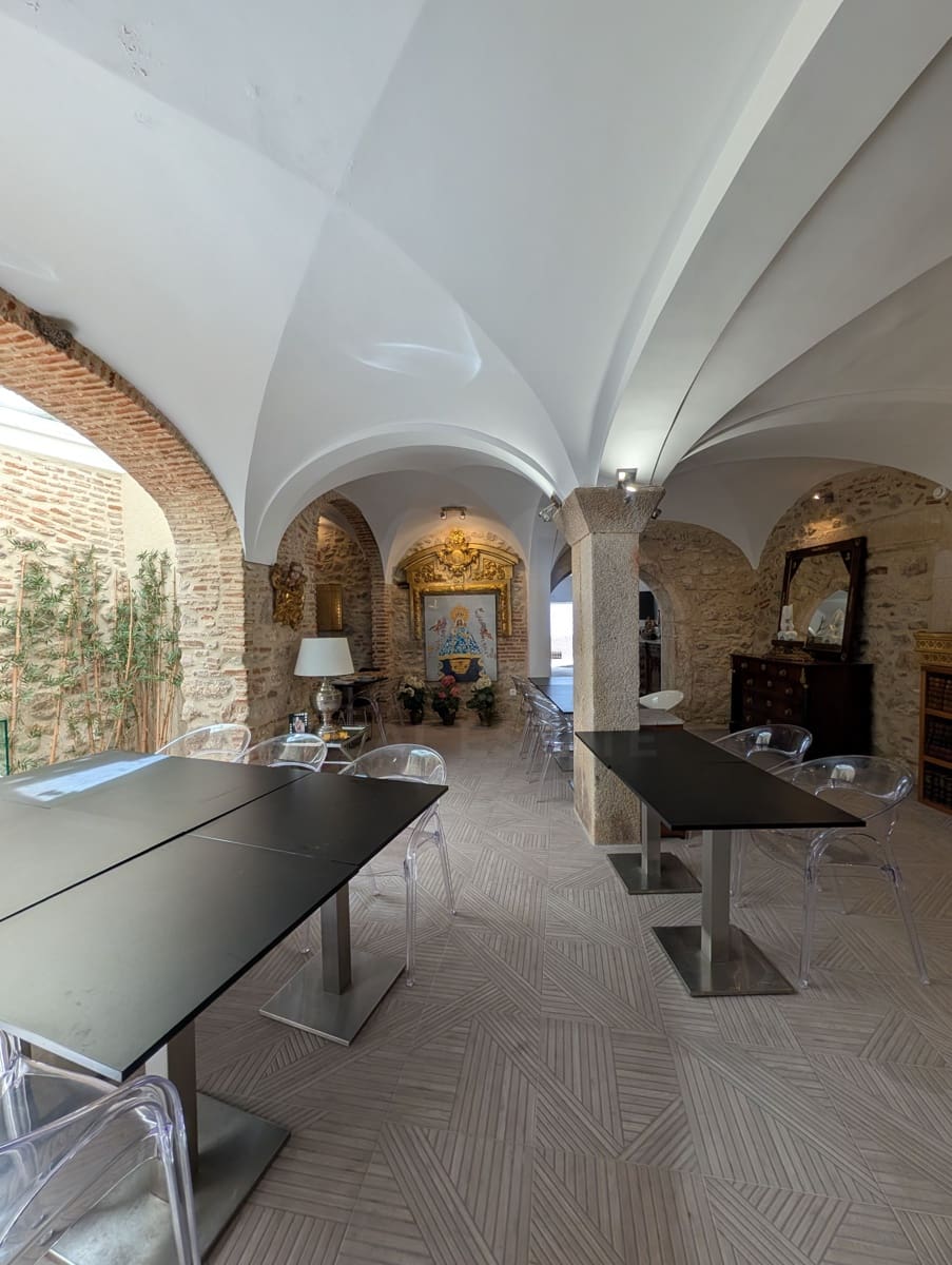 Commercial for sale in Montanchez - € 4,120,000 (Ref: 10154248)