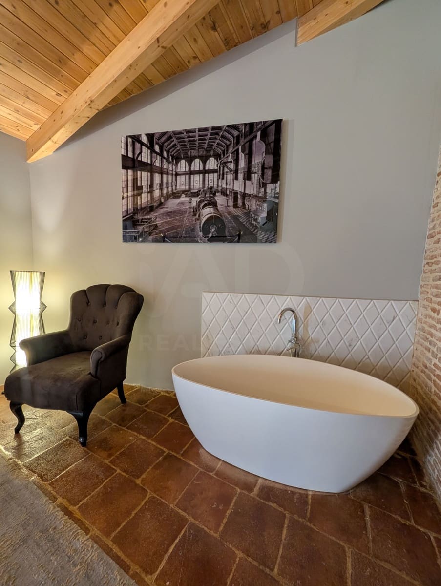 Commercial for sale in Montanchez - € 4,120,000 (Ref: 10154248)