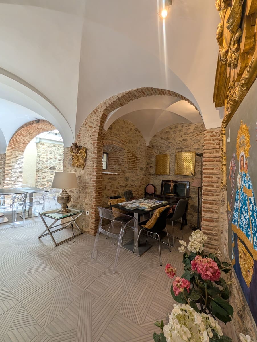 Commercial for sale in Montanchez - € 4,120,000 (Ref: 10154248)