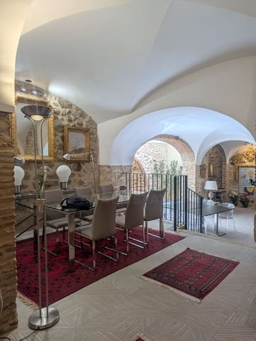 Commercieel te koop in Montánchez - € 4.120.000 (Ref: 10154248)