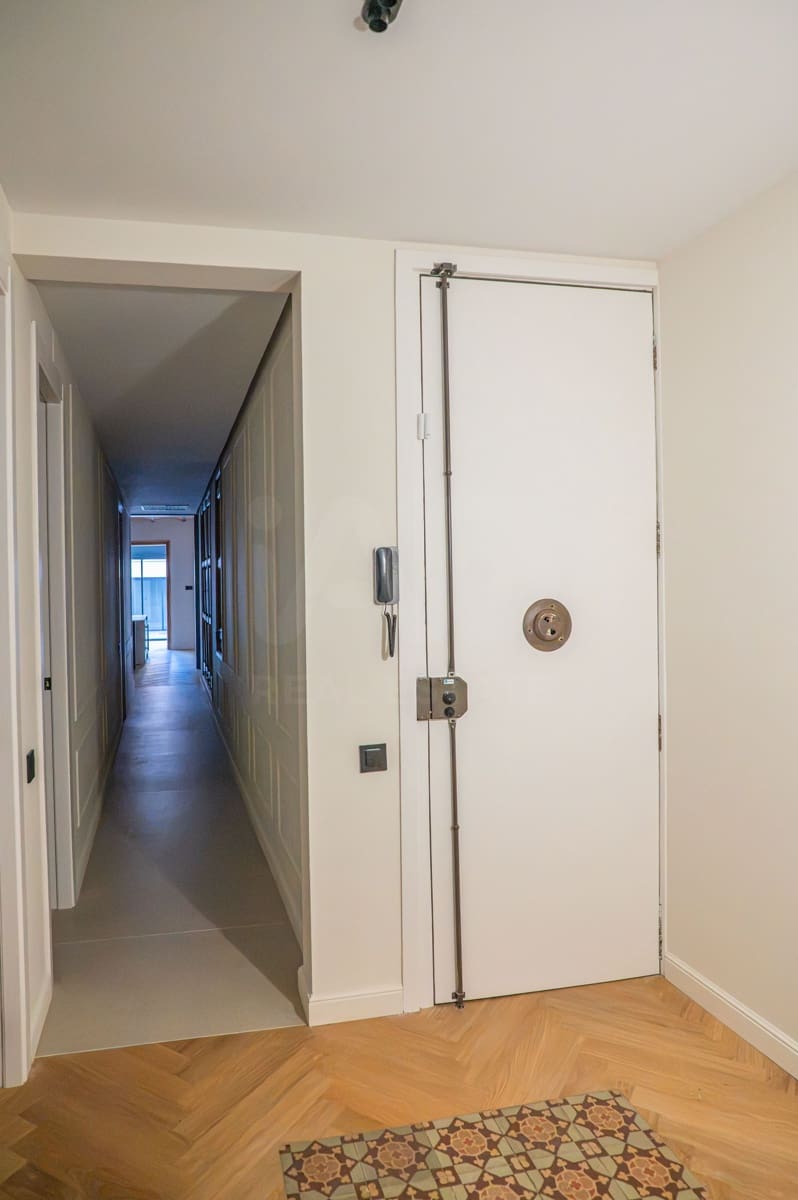 3 soveværelse Lejlighed til salg i Barcelona by - € 1.245.000 (Ref: 10154518)