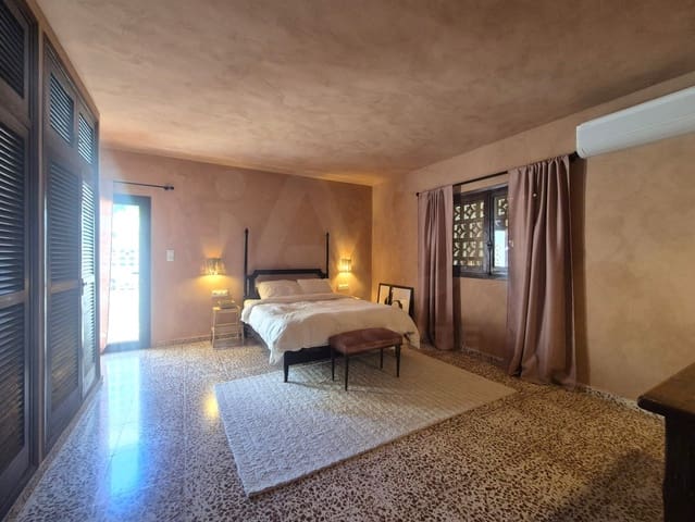 4 soveværelse Villa til salg i Teulada Pueblo, Teulada-Moraira med swimmingpool - € 799.000 (Ref: 10154521)