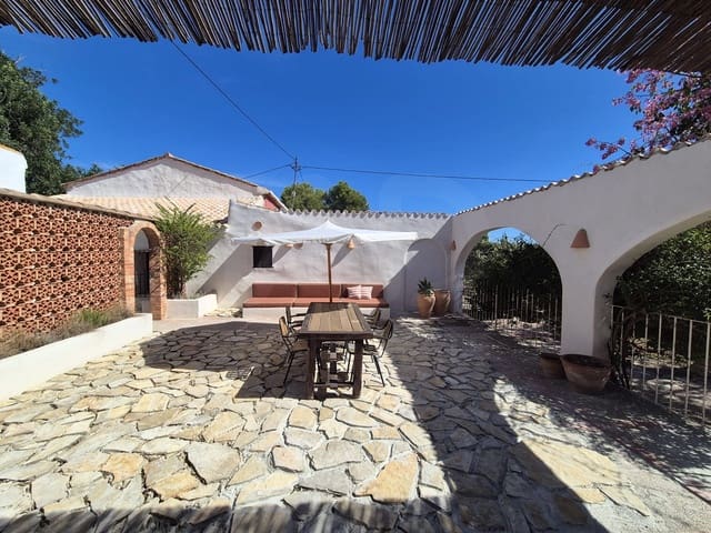 4 soveværelse Villa til salg i Teulada Pueblo, Teulada-Moraira med swimmingpool - € 799.000 (Ref: 10154521)