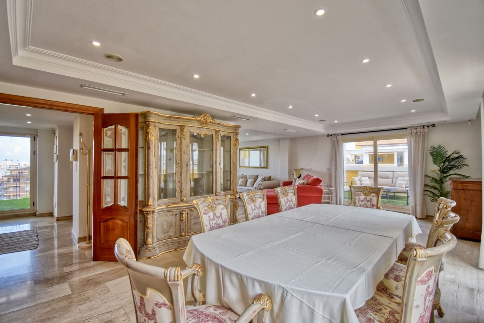 5 bedroom Apartment for rent in Denia with pool garage - € 2,500 (Ref: 10154522)