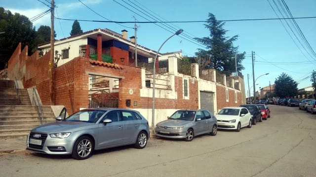 3 soveværelse Villa til salg i Vallirana med garage - € 395.000 (Ref: 10154523)