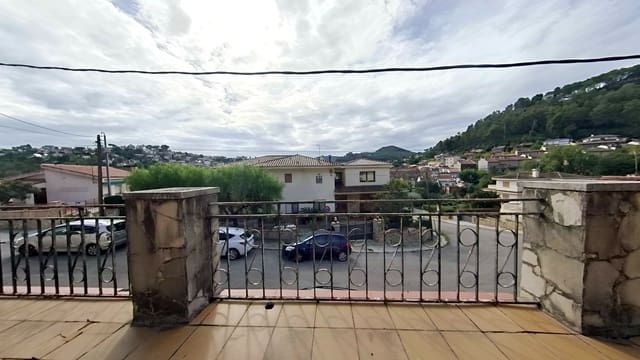 3 soveværelse Villa til salg i Vallirana med garage - € 395.000 (Ref: 10154523)