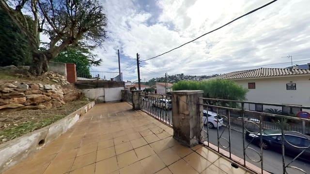 3 soveværelse Villa til salg i Vallirana med garage - € 395.000 (Ref: 10154523)