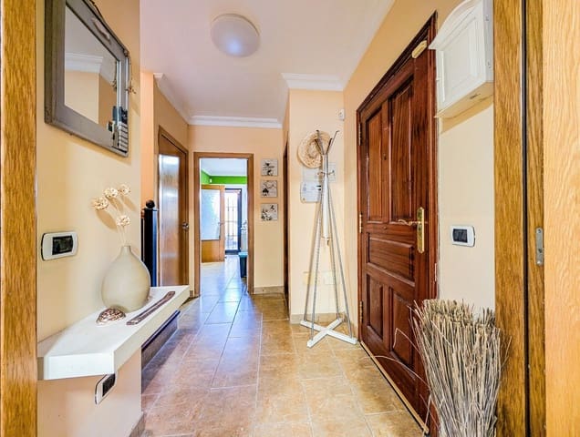 Adosado de 3 habitaciones en San Cristóbal de La Laguna en venta con garaje - 379.000 € (Ref: 10155251)