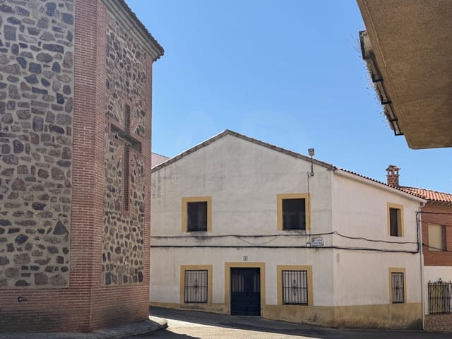 3 bedroom Townhouse for sale in La Nava de Ricomalillo - € 54,900 (Ref: 10156818)