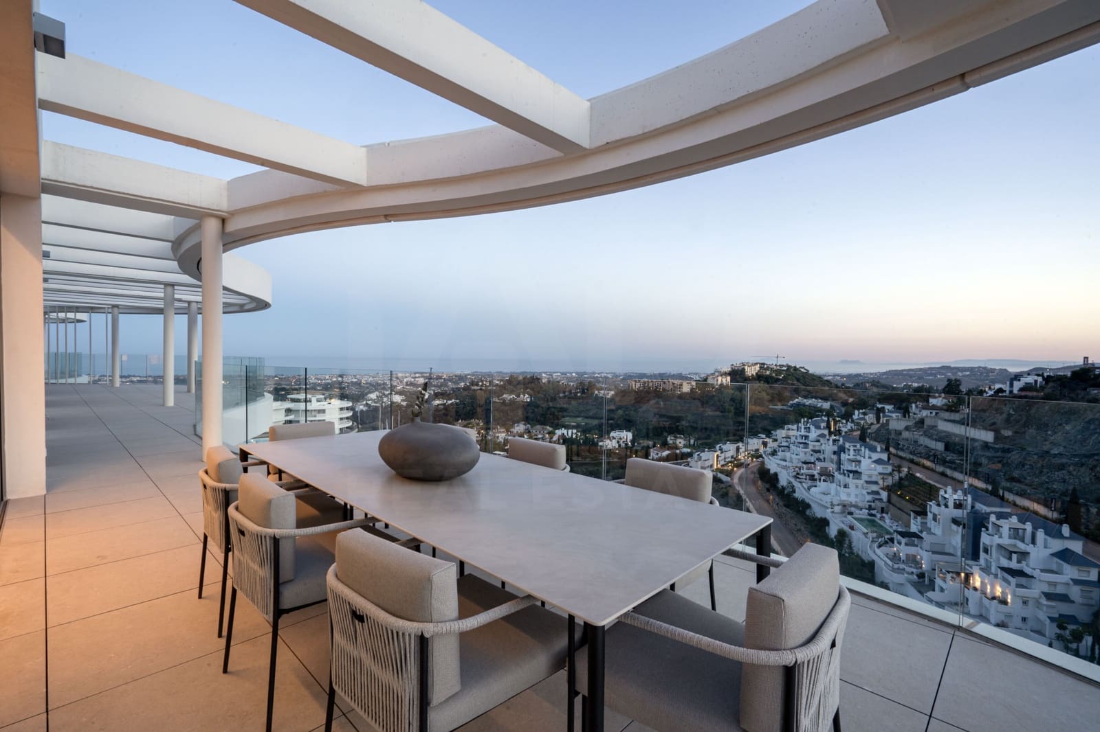 4 slaapkamer Penthouse te koop in Benahavis met zwembad garage - € 2.290.000 (Ref: 10157103)