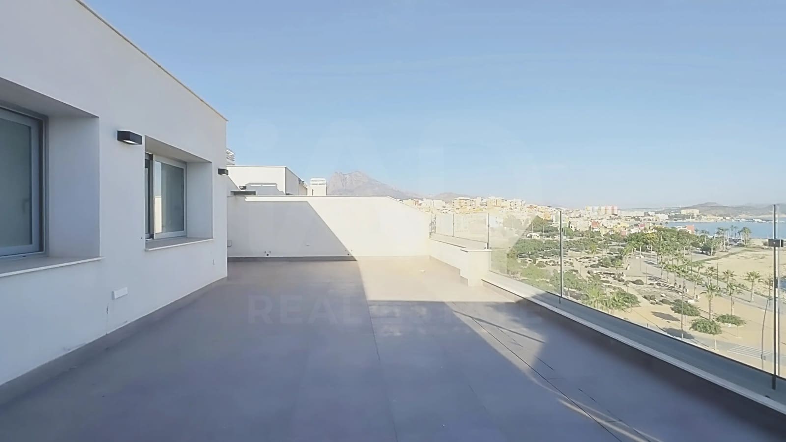 3 soverom Penthouse til salgs i La Villajoyosa / Vila Joiosa med svømmebasseng garasje - € 1 650 000 (Ref: 10157106)
