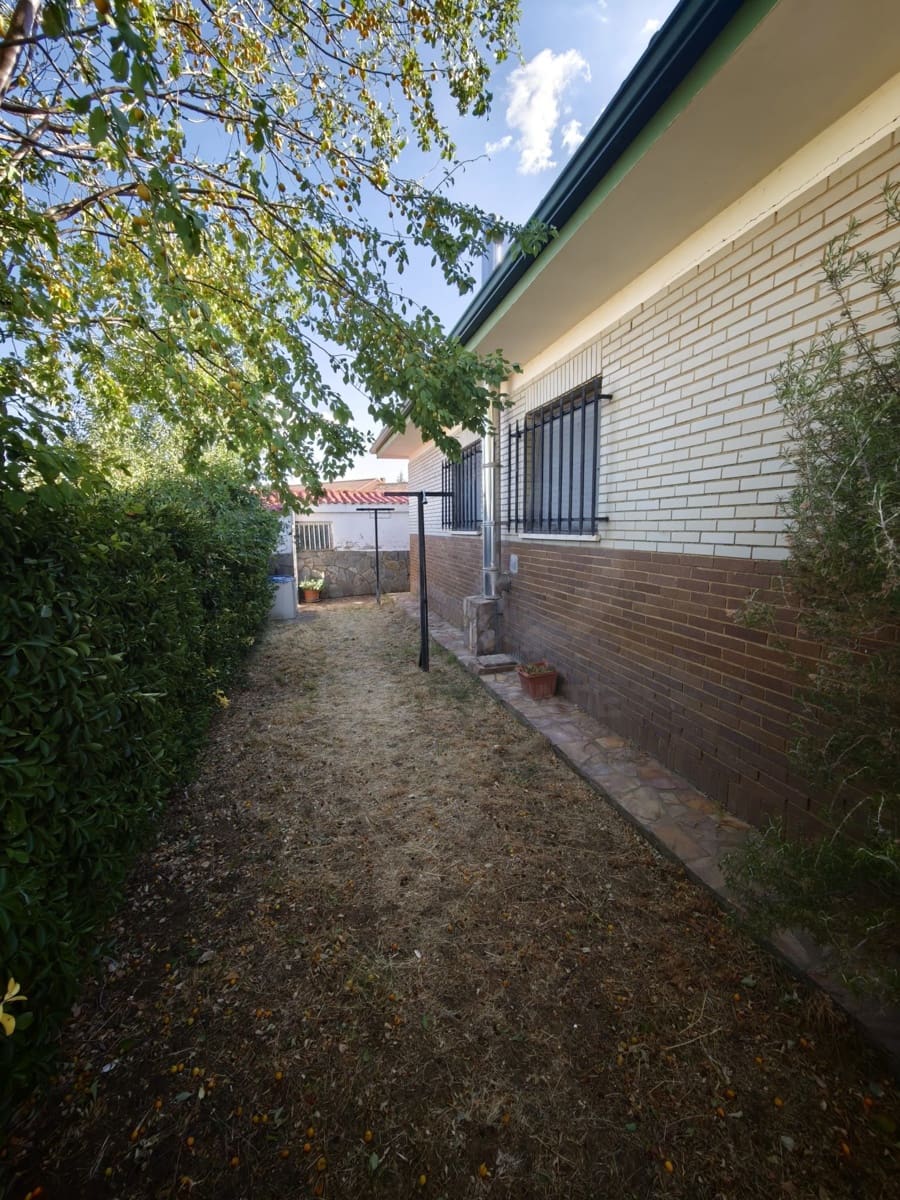 3 bedroom Townhouse for sale in Matanza with garage - € 99,000 (Ref: 10157110)