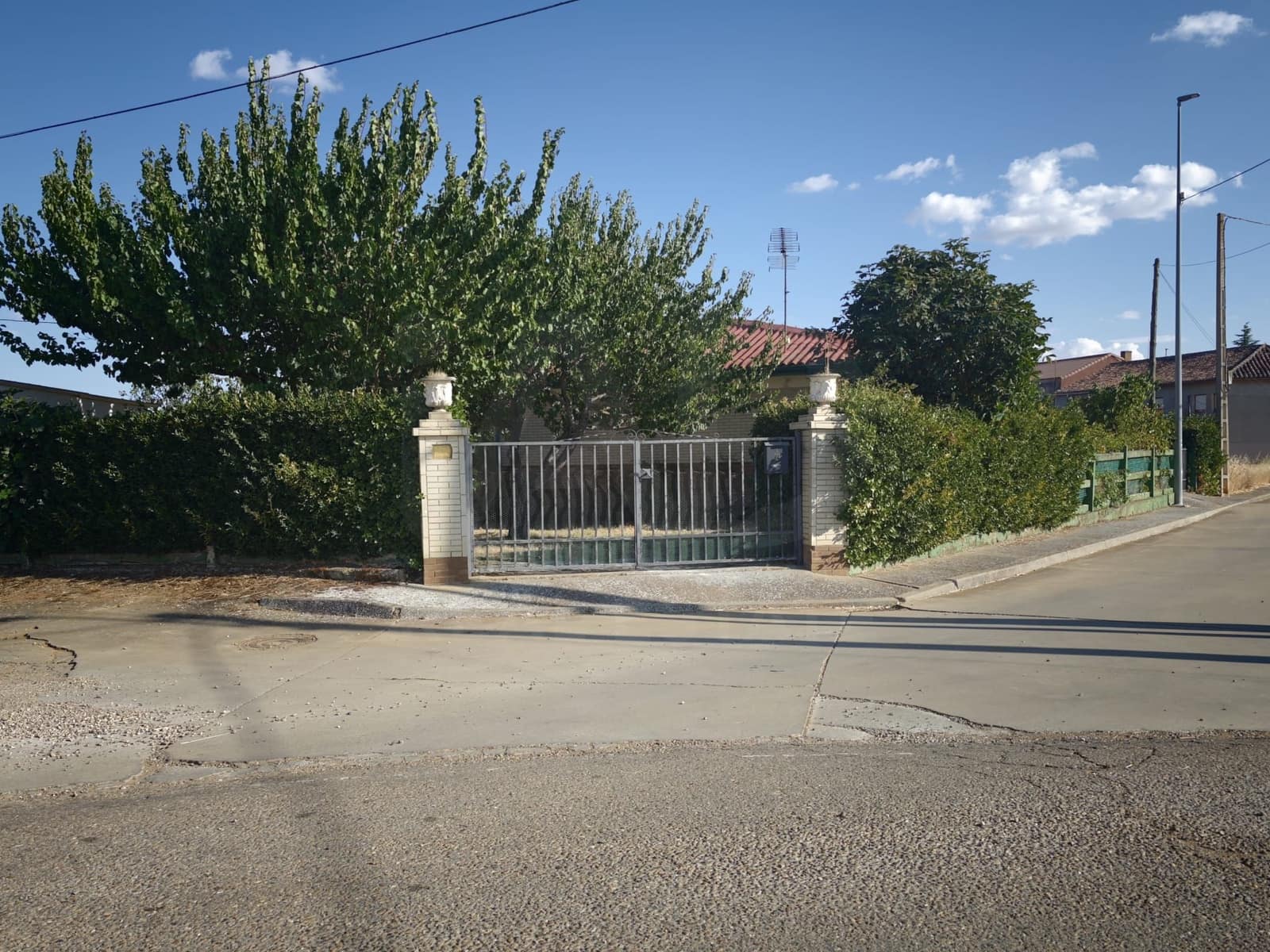 3 bedroom Townhouse for sale in Matanza with garage - € 99,000 (Ref: 10157110)