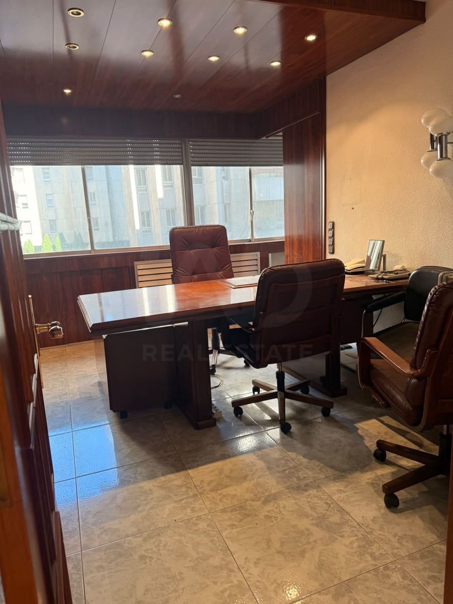 Kommersiell til salgs i Leon by - € 82 000 (Ref: 10157114)