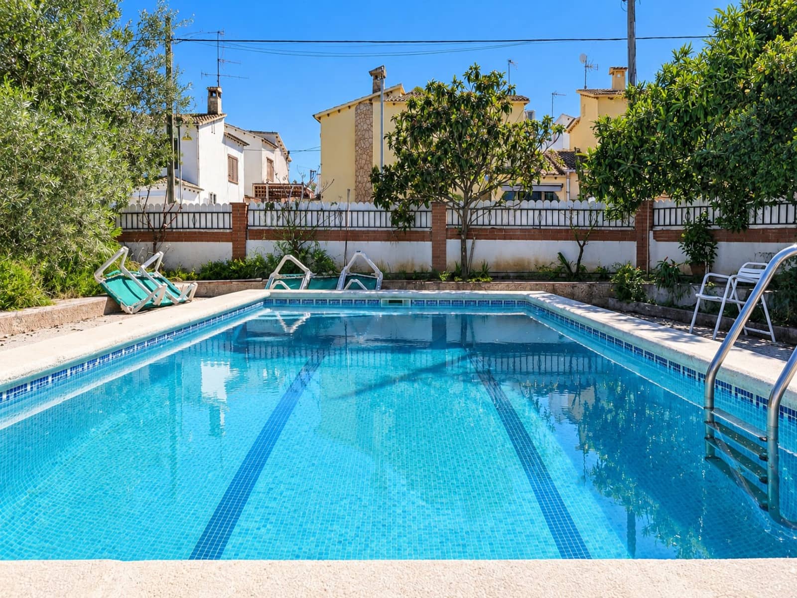 4 bedroom Townhouse for sale in Santa Oliva with pool garage - € 279,000 (Ref: 10157716)