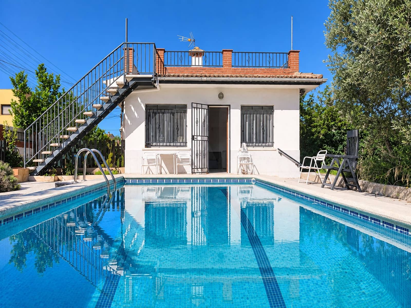 4 bedroom Townhouse for sale in Santa Oliva with pool garage - € 279,000 (Ref: 10157716)