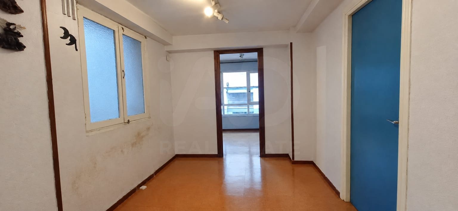 2 bedroom Commercial for sale in Torrelavega - € 45,000 (Ref: 10157719)