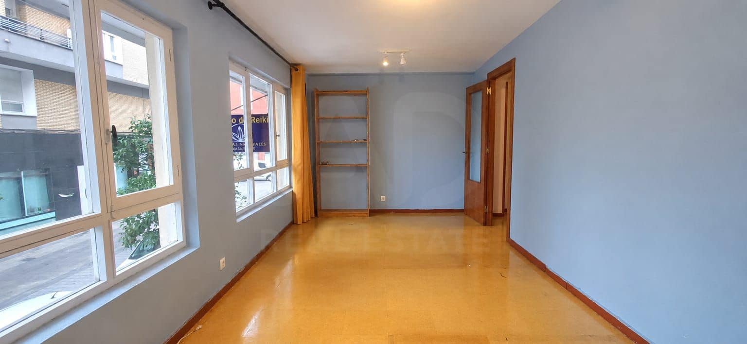 2 bedroom Commercial for sale in Torrelavega - € 45,000 (Ref: 10157719)
