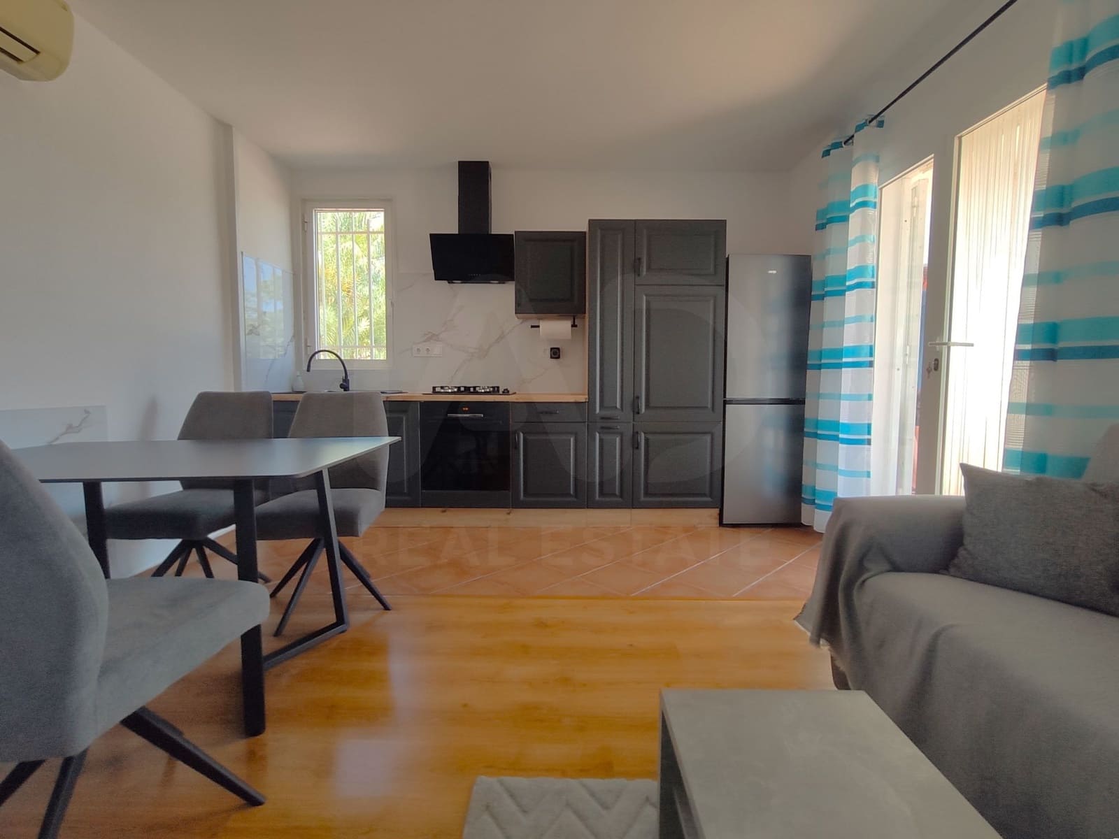 5 bedroom Finca/Country House for sale in Pedralba with pool - € 375,000 (Ref: 10158586)