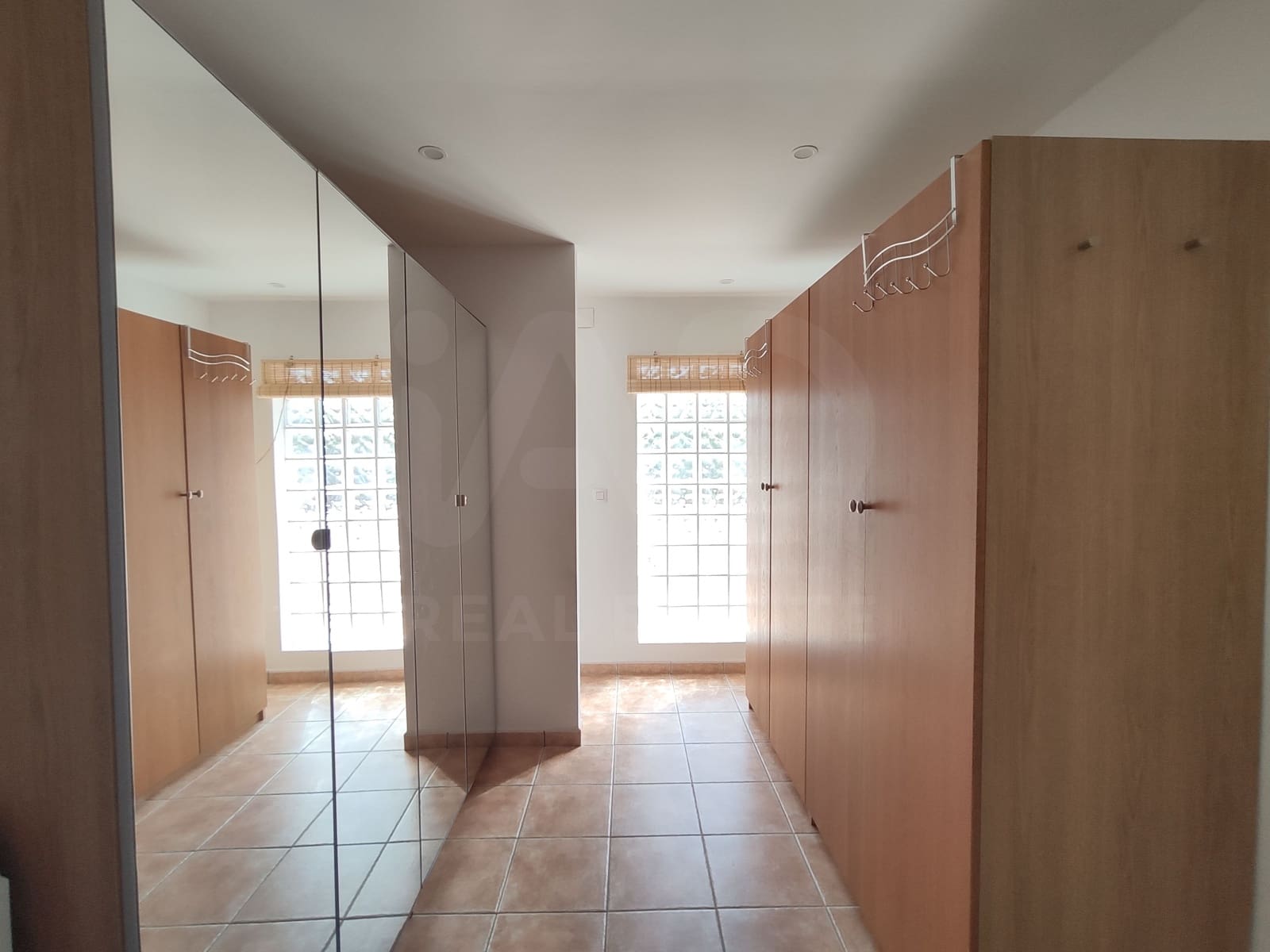5 bedroom Finca/Country House for sale in Pedralba with pool - € 375,000 (Ref: 10158586)